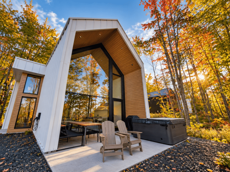 Nouveau chalet scandinave Cantons-de-l'Est automne